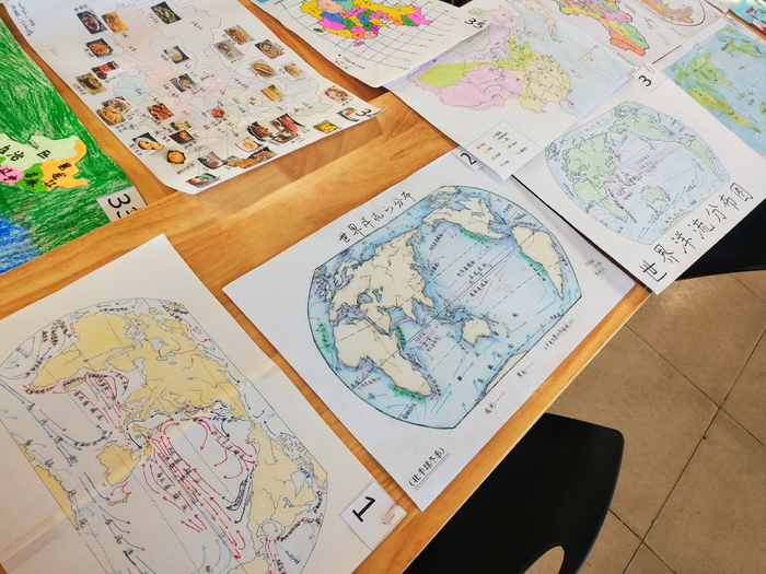 世界地图轮廓图手绘图片