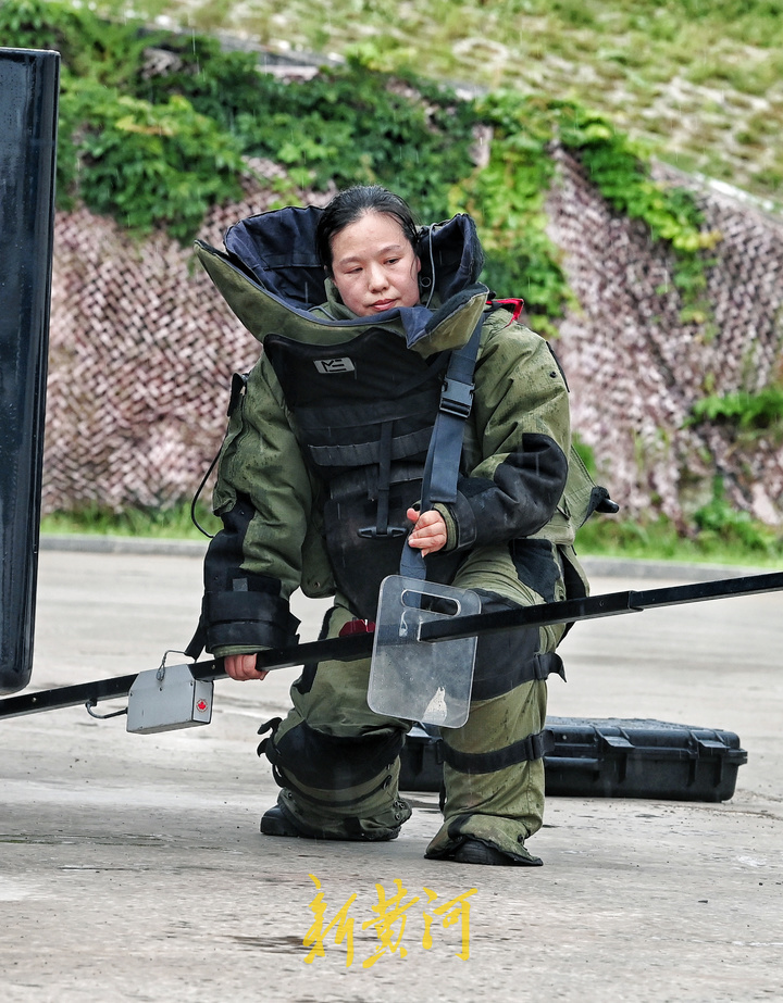 济南80后女排爆手每天穿70斤排爆服训练4课时