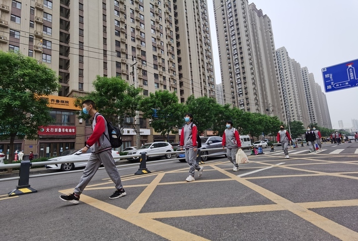 “云端深处”涌动城市暖流