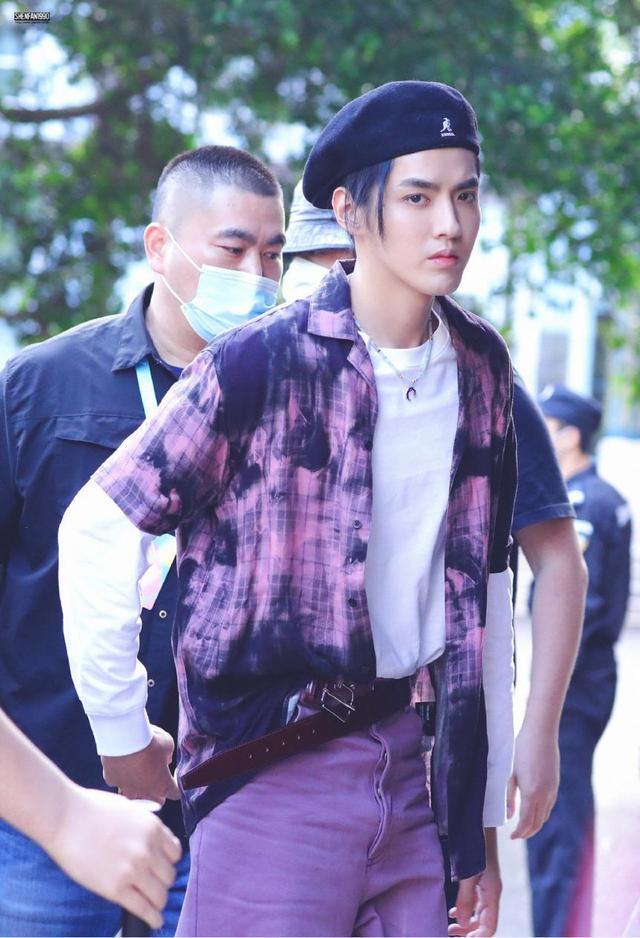 鹿晗温柔一刀什么梗?吴亦凡现身节目 与鹿晗黄子韬