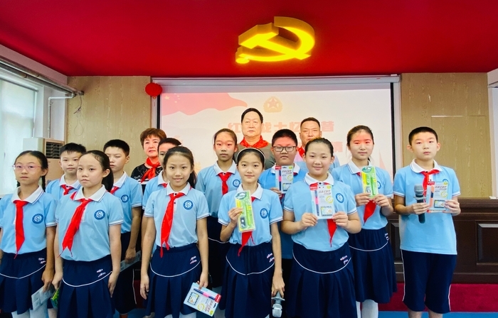 续写雷锋日记致敬最可爱的人济南市新苑小学庆祝八一建军节活动纪实