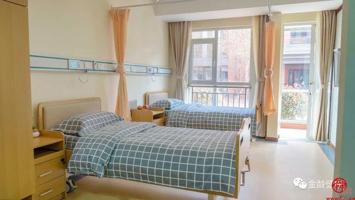 金龄健康彰显国企担当 主动接收孤寡老人入住养老中心