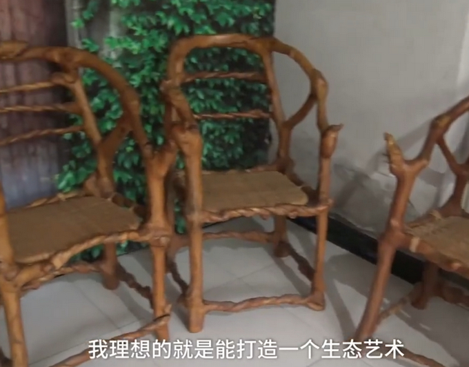 67岁老农耗时17年种出椅子树，网友：真·原木家具