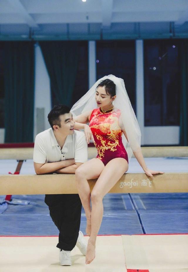 何雯娜梁超奥运婚纱照 网友直呼：美翻了！