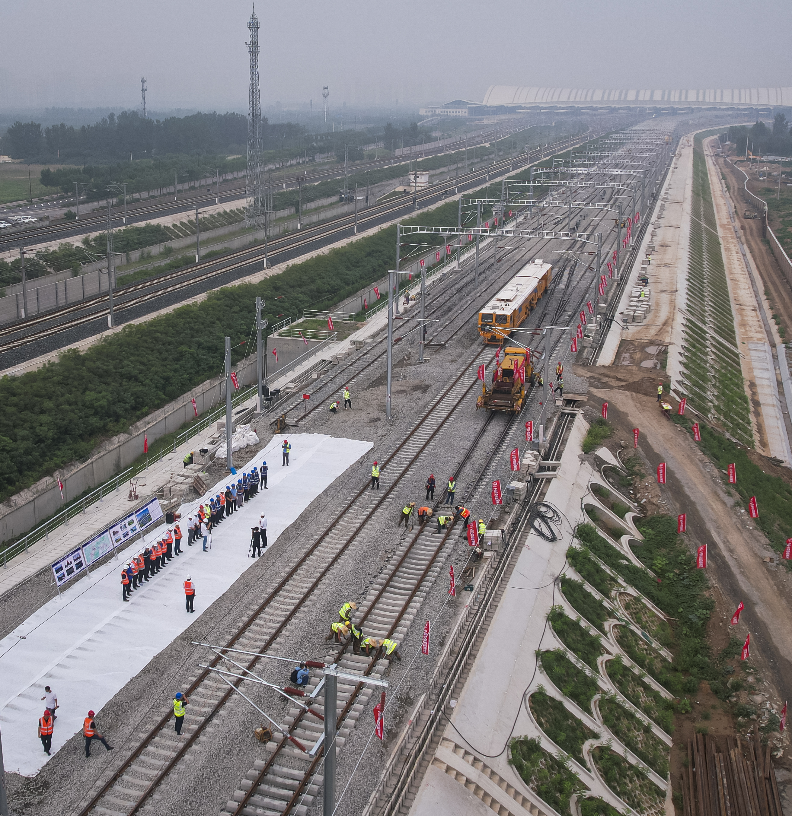 新建济南至莱芜高速铁路是全国首条市域高铁,线路起于济南东站,经历