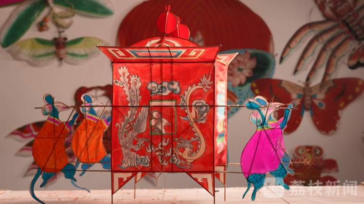 舜网首页>新闻中心>时事要闻>正文>潍坊传统风筝分为六大类:串式,硬式