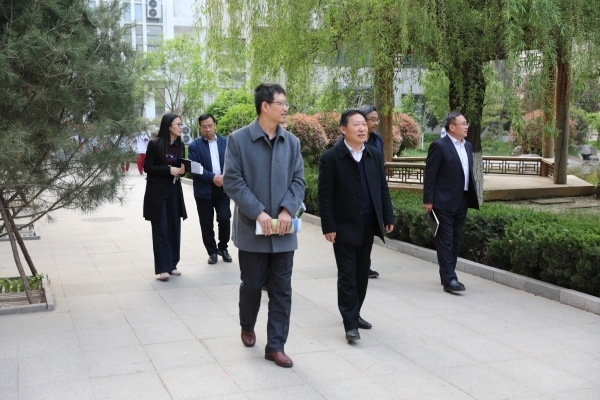 山东交通学院院长张广渊到访济南二中