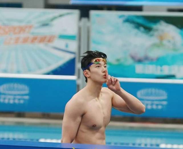 首个比赛日，张雨霏、覃海洋等顺利晋级决赛