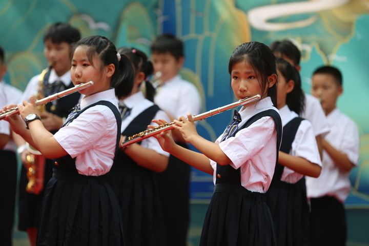 “泉”心向往 “涌动”动物园文艺演出成功举办