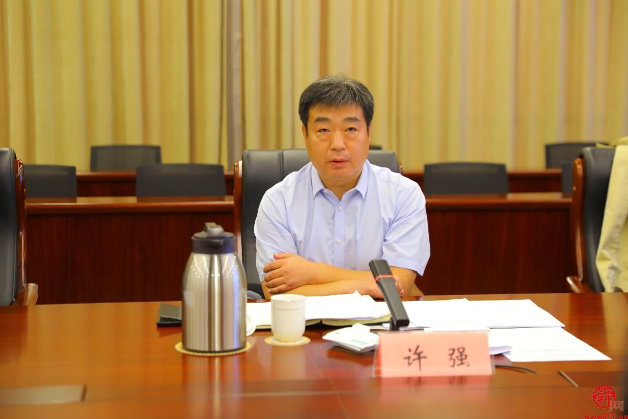 会议由济南市城管局党组成员,副局长许强主持.