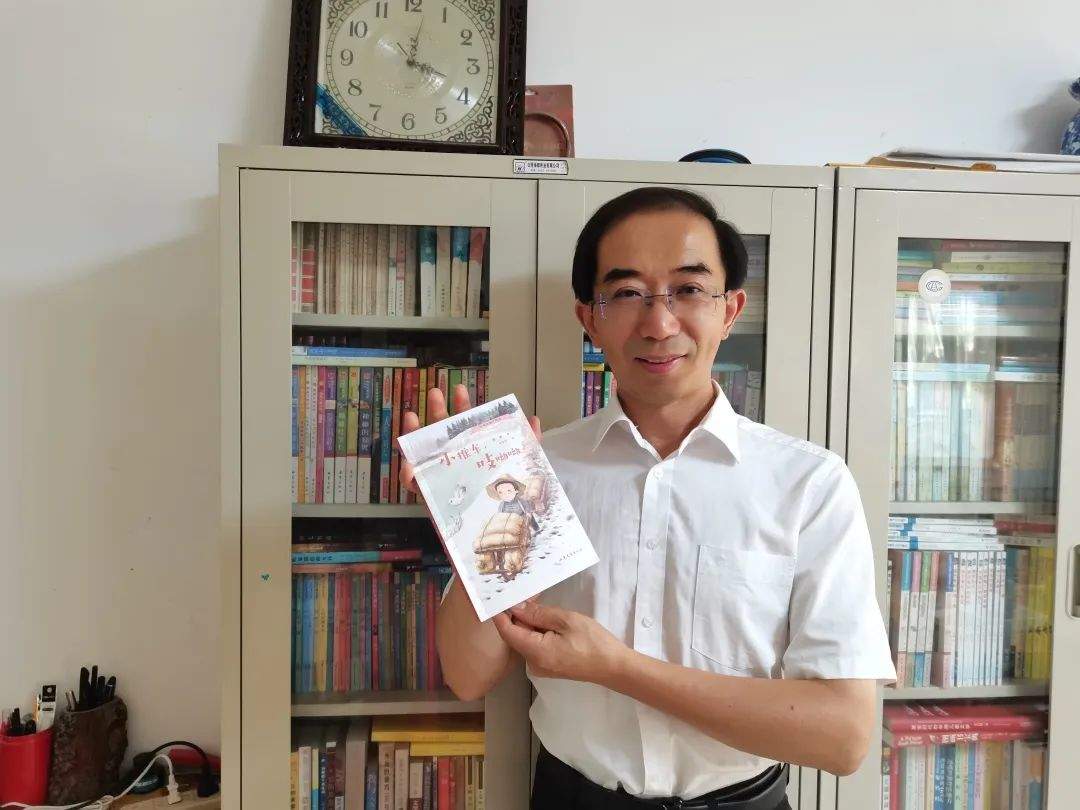 主讲人简介主讲人:作者鲁冰活动地点:山东书城二楼活动区活动时间:8月