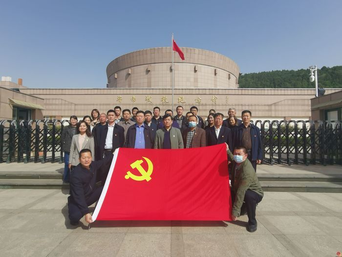 济南市应急管理局开展学党史悼先烈活动