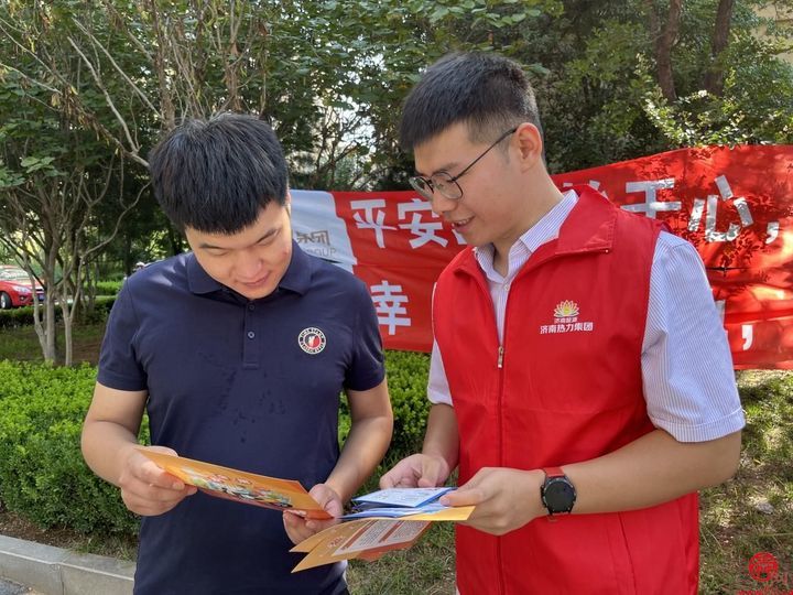ok138cn太阳集团东盛公司开展“一盔一带”、“拒绝酒驾”主题交通安全宣传活动