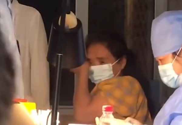 上海女子因害怕打针当众被老公打，究竟发生了什么？