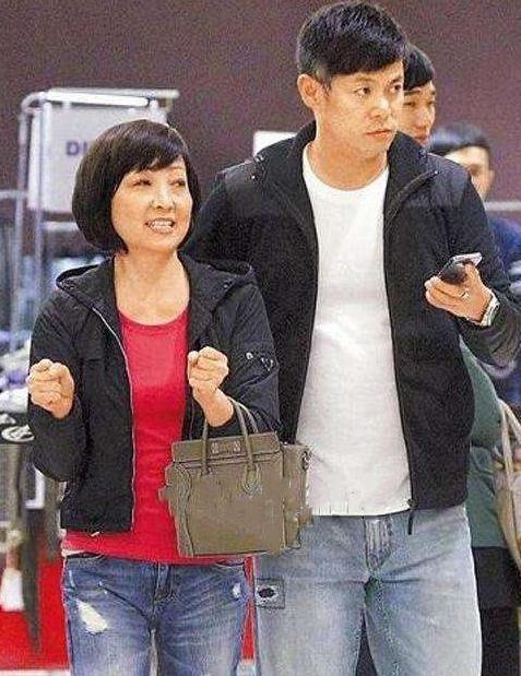 曾宝仪妈妈王美华患癌症18岁嫁曾志伟离婚后爱过小12岁的男人