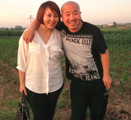 刘能王小利全家近照曝光儿子神似父亲女儿像妈妈