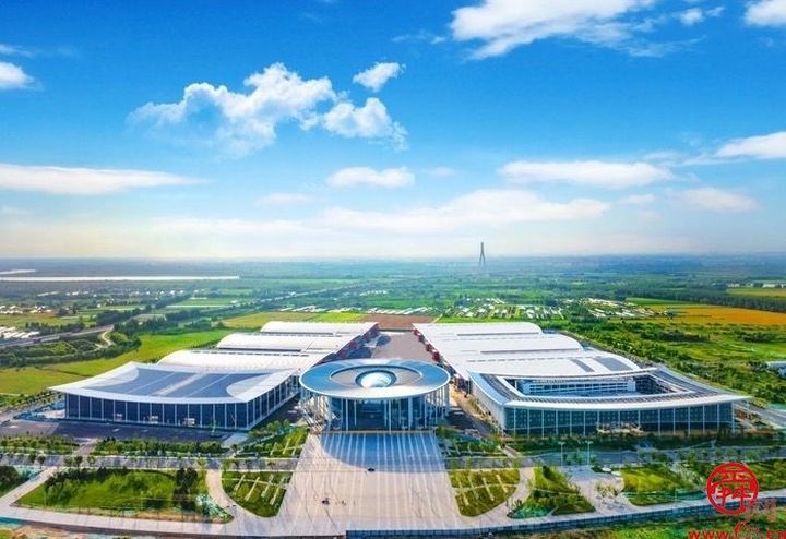 济南黄河国际会展中心“黄河之眼”玻璃穹顶引人瞩目，揭秘全球净展览面积最大的会展中心设计建设背后