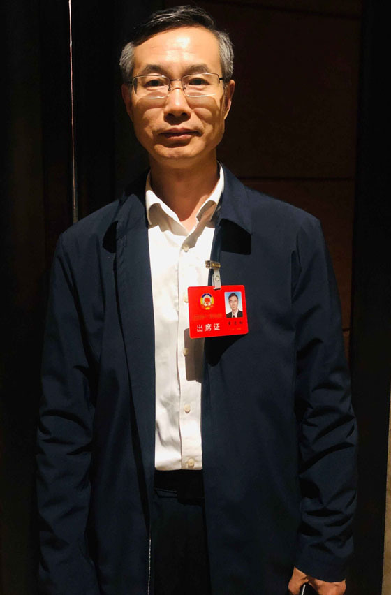 省政协委员,山东航空集团副总裁黄恩舫 记者 史尚静 摄黄恩舫告诉记者