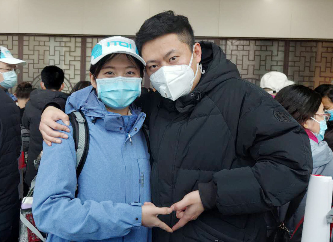 "去机场送别回来的车上,李先进给卢欣欣写了一封"情书"当国家和人民