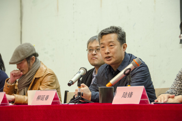 仪式中,燕山学校党委书记,校长陆锋和省美术馆党总支书记柳延春分别