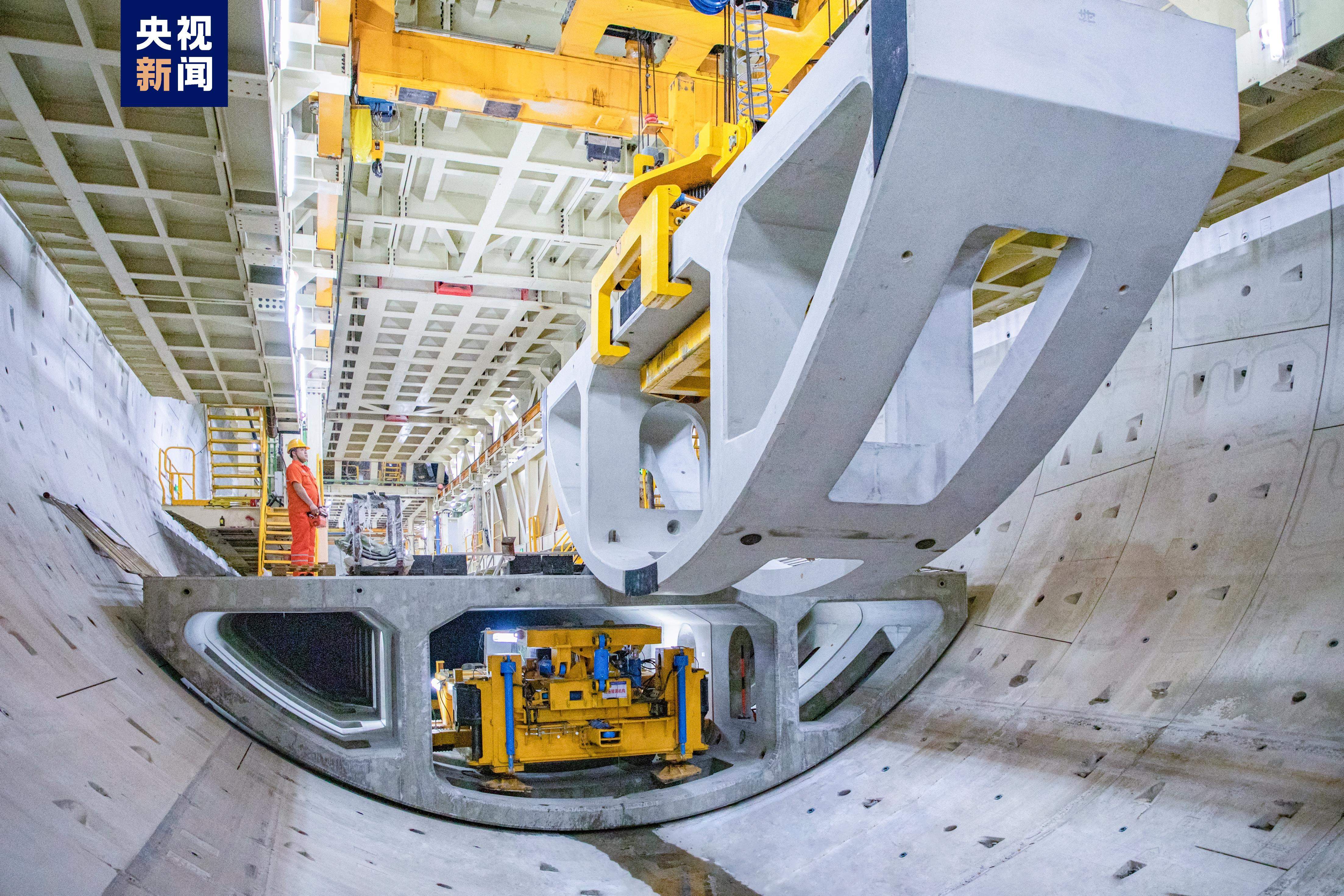 上海首条市域铁路机场联络线高铁并行段隧道贯通