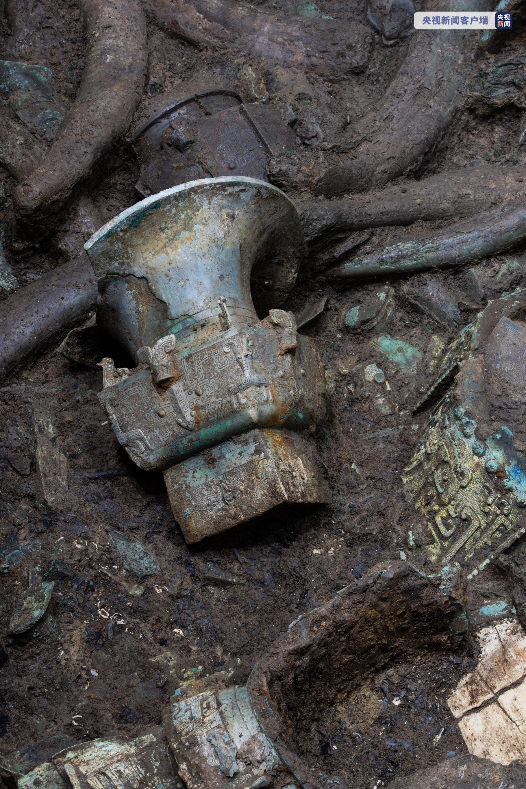 三星堆遗址考古发掘新发现公布6座坑共计出土编号文物近13000件