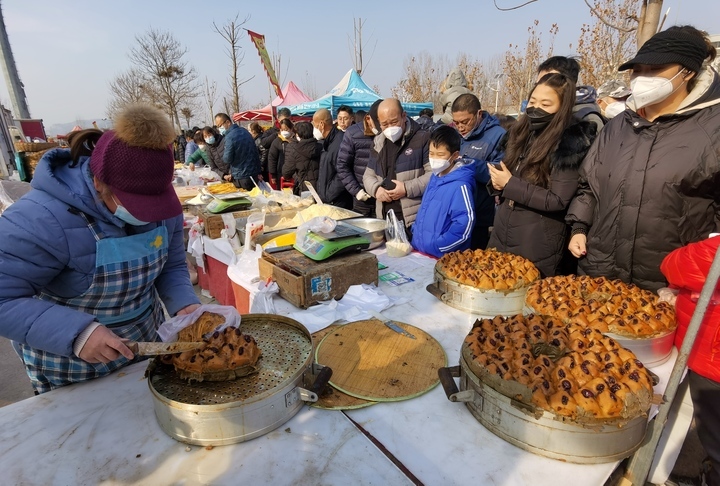 春节脚步临近，大集年味十足