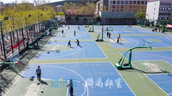 山东省体运动场地恢复开放 打球跑步无需提前预约