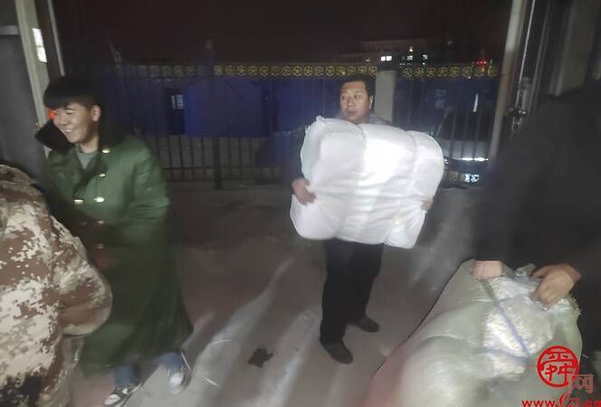 济南蓝天救援队携带物资赶赴积石山县地震灾区