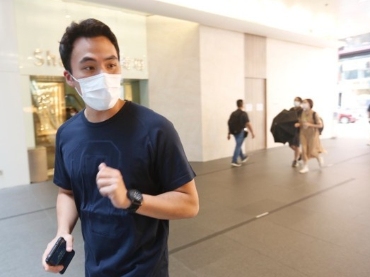 何猷启承认离婚是怎么回事?21岁新欢背景被扒！曾离家出走频换男友