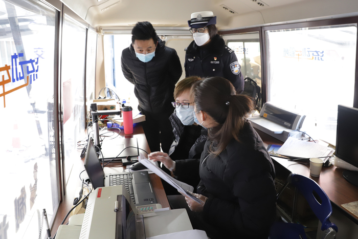 济南市车管所“特事特办”：上门服务，三辆防疫应急车当天就拿到了车牌！