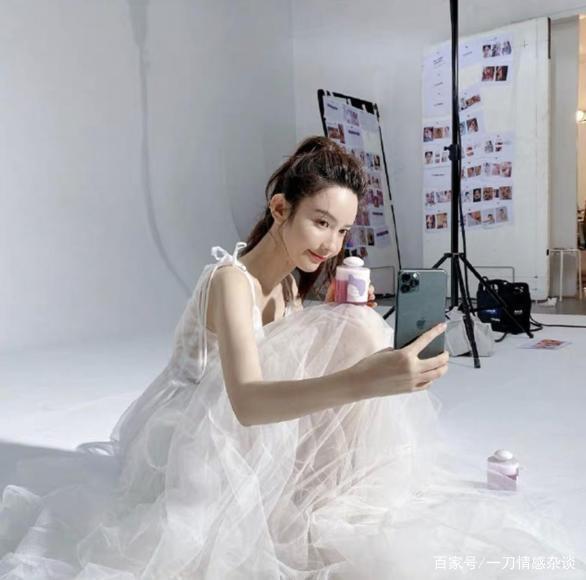 好事将近?张大奕晒婚纱照是怎么回事?张大奕为什么晒婚纱照?